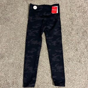 SPANX cropped lamb leggings, black camo, NWT